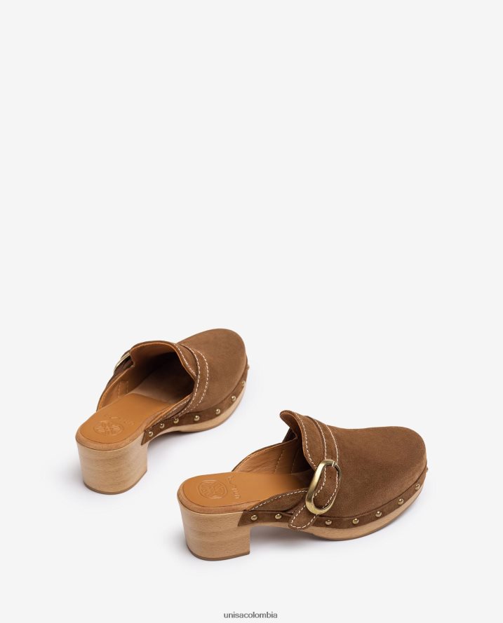 co Unisa mujer mule con hebilla y tachuelas marrón F0X80H817