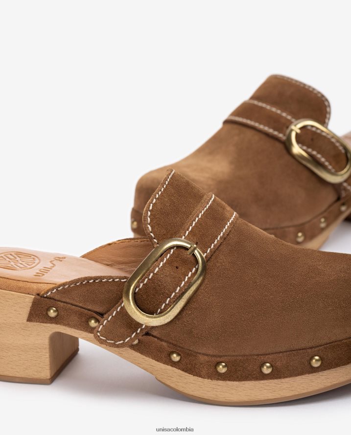 co Unisa mujer mule con hebilla y tachuelas marrón F0X80H817